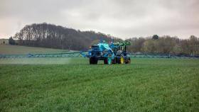 Канадские фермеры внедряют технологию наслоения гербицидов